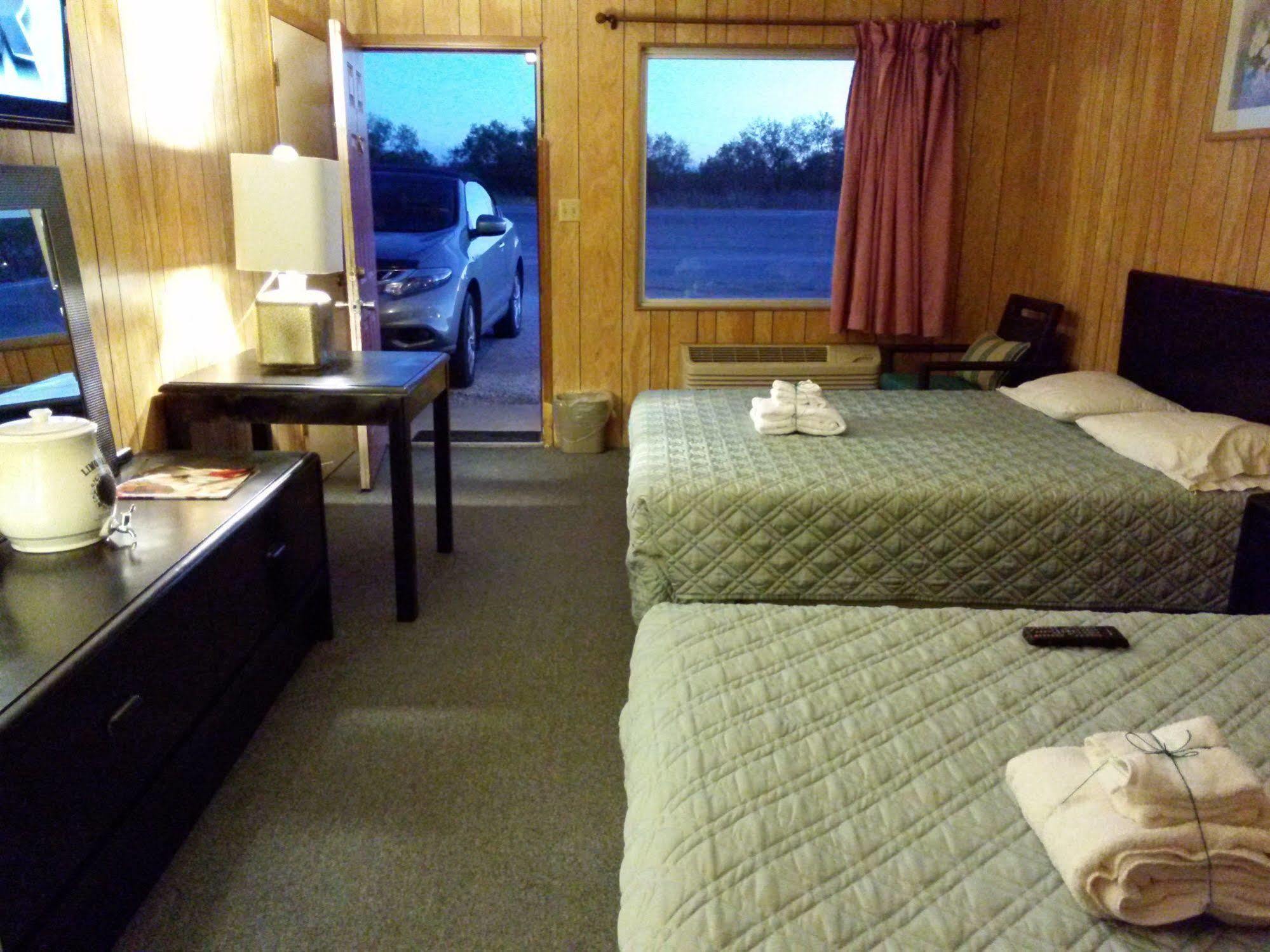 Oyo Hotel Breckenridge Tx Hubbard Creek Lake Exterior photo