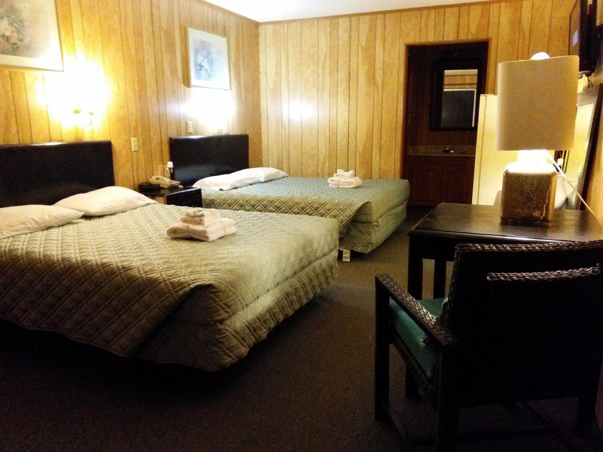 Oyo Hotel Breckenridge Tx Hubbard Creek Lake Exterior photo